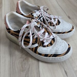 Coach Women Tiger Stripe Sneakers Pink Accent Funky Shoes 6